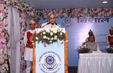 Hon'ble Mr. Justice Vikram Nath, Hon'ble Judge, Supreme Court of India and Executive Chairman, NALSA addressing the participants during the Mega Legal Literacy Camp