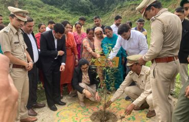 Glimpse of Plantation Drive