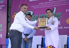 Welcoming Chief Guest Shri Tinku Roy, Minister Social Justice and Empowerment, Goverment of Tripura;?>