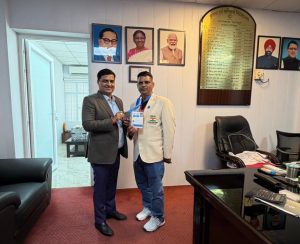 अबू धाबी में अन्तराश्ट्रीय मास्टर्स खेल संघ द्वारा आयोजित ओपन मास्टर्स खेलों में भूतत्व एंव खनिकर्म निदेशालय उत्तराखण्ड से आसिफ अली द्वारा फुटबाल में प्रतिभाग तथा ऐथेलेटिक्स 800 मीटर (55-65 category) में कास्यं पदक हांसिल