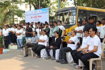 Commissioner and other officials attending Eat Right Mela Street Play