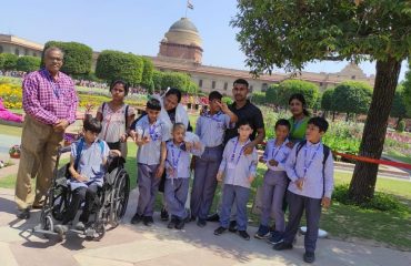Divyang Children’s Visit to Amrit Udyan (1) – Copy