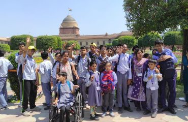 Divyang Children’s Visit to Amrit Udyan (3)