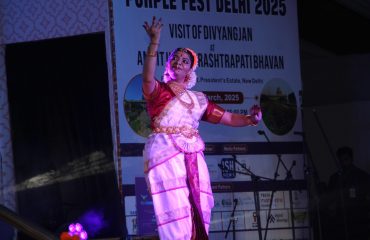 A young girl is performing a cultural dance in the cultural program of Purple Fest 2025 at the main courtyard of Rashtrapati Bhavan.