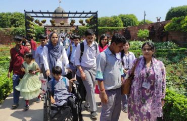 Divyang Children’s Visit to Amrit Udyan (7)