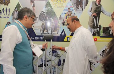 At the Chintan Shivir program, Shri Praveen Kumar, CMD of ALIMCO, is briefing Hon’ble Union Minister Dr. Virendra Kumar about assistive devices provided under the ADIP scheme.