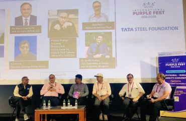 This picture is from the International Purple Fest 2025 held in Goa. Under the Purple Convention segment, a discussion was organized on various topics related to the field of disability during the “Invisabal – Rural Disability Convention” hosted by the Tata Steel Foundation. In the picture are Mr. Rajeev Sharma, Joint Secretary, Department of Empowerment of Persons with Disabilities (DEPwD); Mr. Praveen Prakash Ambasth, Deputy Chief Commissioner for Persons with Disabilities and Chief Vigilance Officer, CCPD, Government of India; Mr. Rajeev Raturi, Advisor, Saksham Trust; Mr. Ajit Kumar, Convener, Divyang Adhikar Manch; and Dr. Senthil Kumar, Chief Executive Officer, Association of People with Disabilities, Bengaluru.