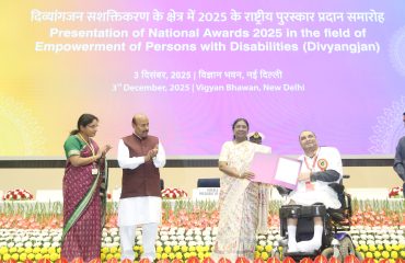 The Hon’ble President of India, Smt. Droupadi Murmu, is presenting the award to Basant Vikas Sahu in the Best Person with Disability category.