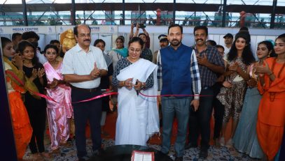 സംസ്ഥാന സ്കൂൾ തല യുവജനോത്സവത്തിന്റെ (04/01/2025) പ്രധാന വേദിയിൽ, തിരുവനന്തപുരത്തെ DLSA യുടെ ‘കലോൽസവ സ്റ്റാൾ’ സന്ദർശിക്കുക.