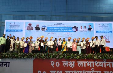 २० लक्ष लाभार्थ्यांना मंजुरी पत्र वितरण