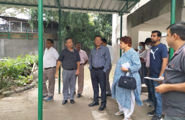 मीडिया टीम के भ्रमण के दौरान निरीक्षण