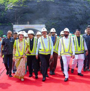 Hon’ble Chief Minister Shri Devendra Fadnavis and Hon’ble Deputy Chief Minister Shri Eknath Shinde Review Progress of Mumbai–Pune Missing Link Project