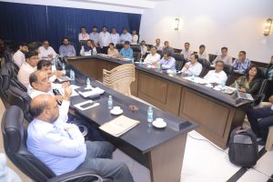 छत्रपती संभाजीनगरमधील रस्ते प्रकल्पांचा आढावा सार्वजनिक बांधकाम मंत्र्यांच्या अध्यक्षतेखाली
