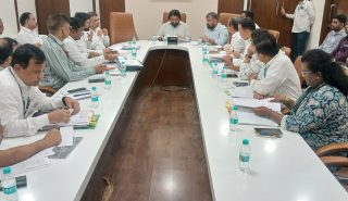 Hon’ble Minister reviewed the land acquisition status of 92 encroached acres in Mouje Tandala and discussed necessary remedial measures.