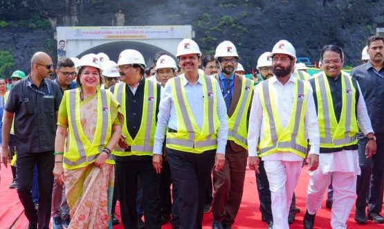 Hon’ble Chief Minister Shri Devendra Fadnavis and Hon’ble Deputy Chief Minister Shri Eknath Shinde Review Progress of Mumbai–Pune Missing Link Project