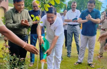 वृक्षारोपण कार्यक्रम माननीय जनपद न्यायाधीश आवास दिनांक 20.07.2023