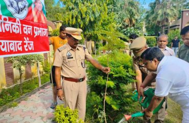 वृक्षारोपण कार्यक्रम माननीय जनपद न्यायाधीश आवास दिनांक 20.07.2023