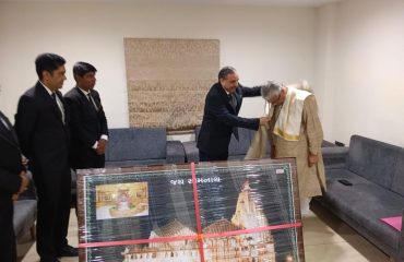 Honouring the guest of honour, Hon'ble Mr. Justice Aravind Kumar, the Then Chief Justice of Gujarat High Court during his Lordship's visit to Somnath