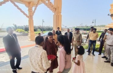 Warm welcome of Honourable Chief Justice Mrs. Sunita Agrawal, Gujarat High Court