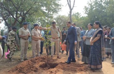 Planting of a Sapling by Hon’ble Shri Justice Nataraj R, Judge, High Court of Karnataka and Administrative Judge of Ballari and Vijayanagara.