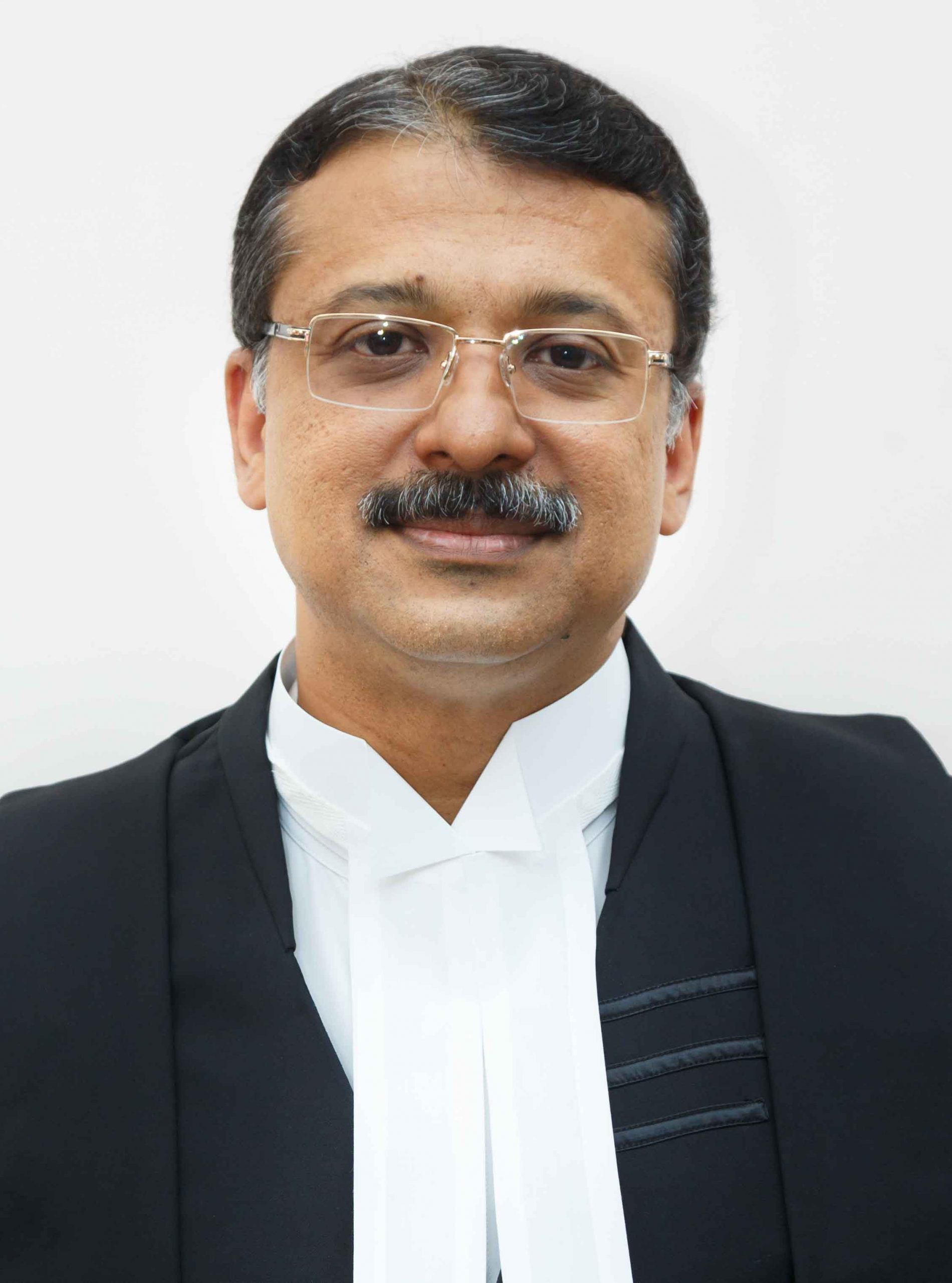 Sathish Ninan , Ho'ble Justice of Kerala High Court of Kerala