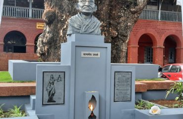 Ghandhi Statue, District Court Complex