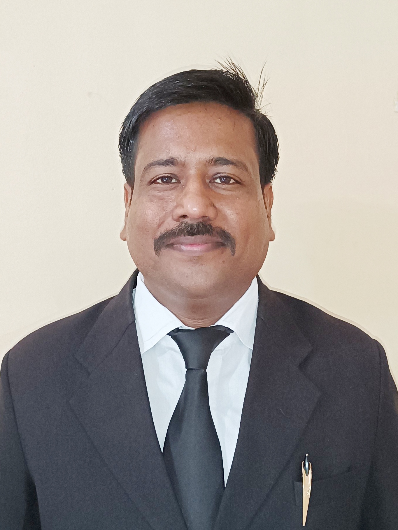 10 Sri Ravi Choudhary, Judge Incharge cum JMFC, Garhwa