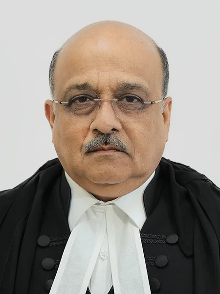 Hon’ble Mr.Justice Sushrut Arvind Dharmadhikari