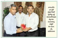 Visit of Hon'ble Sri Justice Siva Sankar Rao at Kadapa. Welcoming by District Collector and Superintendent of Police