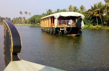 Kumarakam1