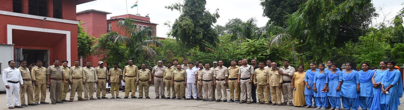 Employees of Raigarh court