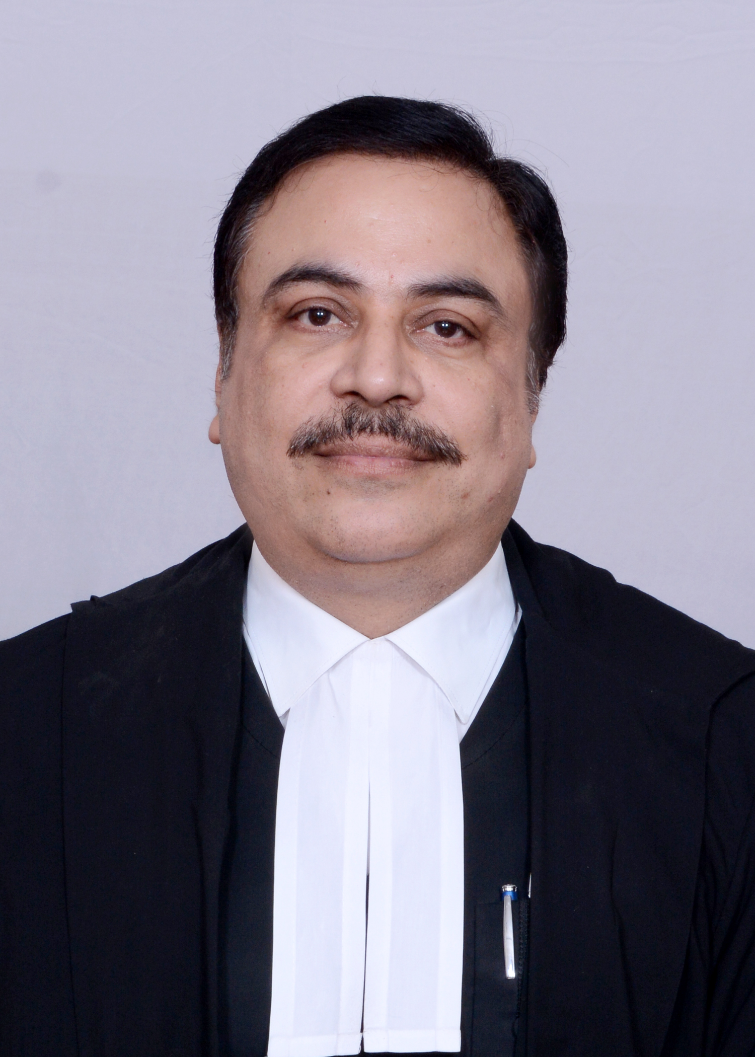 HON'BLE THE CHIEF JUSTICE SHRI MAHESH CHANDRA TRIPATHI