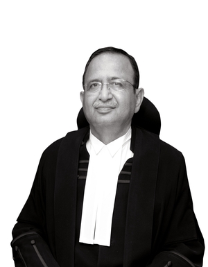 Justice Alok Aradhe