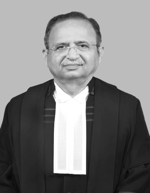 न्यायाधीश