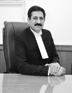 न्यायाधीश