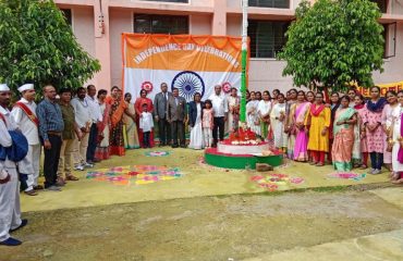 Court staff in independence day celebrations