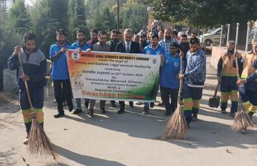 Glimpse of Swachhta bharat diwas 2023 at District Court Budgam