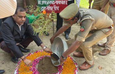 पर्यावरण दिवस पर एडीजे प्रथम द्वारा वृक्षारोपण