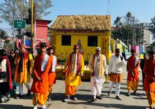Prabhat Feri on road;?>
