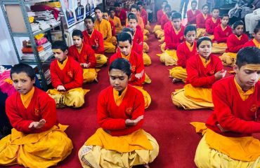 Mantrouchaar in Group of Students