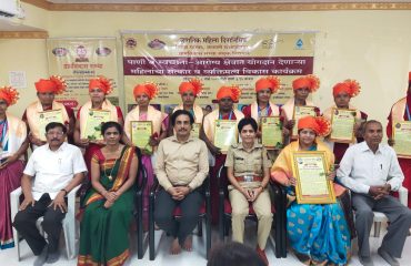 आरोग्य क्षेत्रात योगदान देणाऱ्या महिलांचा सत्कार व व्यक्तिमत्व विकास कार्यक्रम