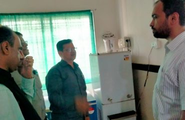 प्राथमिक आरोग्य केंद्र वाळूज येथे मा.मुख्य कार्यकारी अधिकारी श्री अंकित सर यांनी भेट देऊन औषधी भांडार ची पाहणी केली