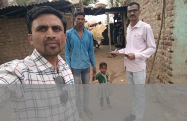 नवभारत साक्षरता कार्यक्रमांतर्गत शाळाबाह्य मुलांच्या सर्वेक्षणासोबतच निरक्षरांचेही सर्वेक्षण करण्यात येत आहे