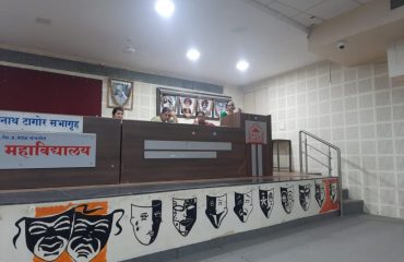 गटशिक्षणाधिकारी विस्तार अधिकारी केंद्रप्रमुख यांच्या कार्यशाळेत नवभारत साक्षरता कार्यक्रम अंतर्गत असाक्षरांचे सर्वेक्षण स्वयंसेवक नेमणूक व वर्ग चालू करणे याबाबत मार्गदर्शन करण्यात आले तसेच एन एम एम एस राजीव गांधी विद्यार्थी सानुग्रह अनुदान योजना ईबीसी सवलत व इतर योजनांबाबत त्यांच्या प्रसाराबाबत सविस्तर माहिती सांगण्यात आली