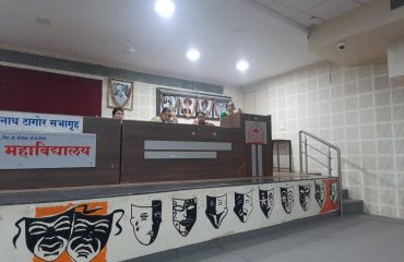 गटशिक्षणाधिकारी विस्तार अधिकारी केंद्रप्रमुख यांच्या कार्यशाळेत नवभारत साक्षरता कार्यक्रम अंतर्गत असाक्षरांचे सर्वेक्षण स्वयंसेवक नेमणूक व वर्ग चालू करणे याबाबत मार्गदर्शन करण्यात आले तसेच एन एम एम एस राजीव गांधी विद्यार्थी सानुग्रह अनुदान योजना ईबीसी सवलत व इतर योजनांबाबत त्यांच्या प्रसाराबाबत सविस्तर माहिती सांगण्यात आली