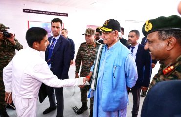 Lieutenant Governor Sh Manoj Sinha visited Vajr Division’s Roshan Mustaqbil, a youth empowerment centre at Zangli, Kupwara (1) (1)