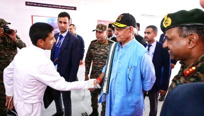 Lieutenant Governor Sh Manoj Sinha visited Vajr Division’s Roshan Mustaqbil, a youth empowerment centre at Zangli, Kupwara (1) (1)