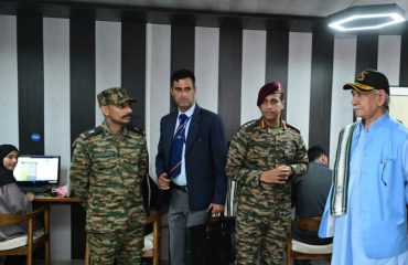 Lieutenant Governor Sh Manoj Sinha visited Vajr Division’s Roshan Mustaqbil, a youth empowerment centre at Zangli, Kupwara (3)