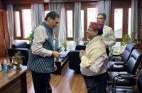 Shri Prabodh Saxena, IAS, Chief Secretary, Himachal Pradesh felicitating Shri A.N. Mishra, NIC HP State Coordinator during his visit to Shimla from 7th to 9th June 2023
