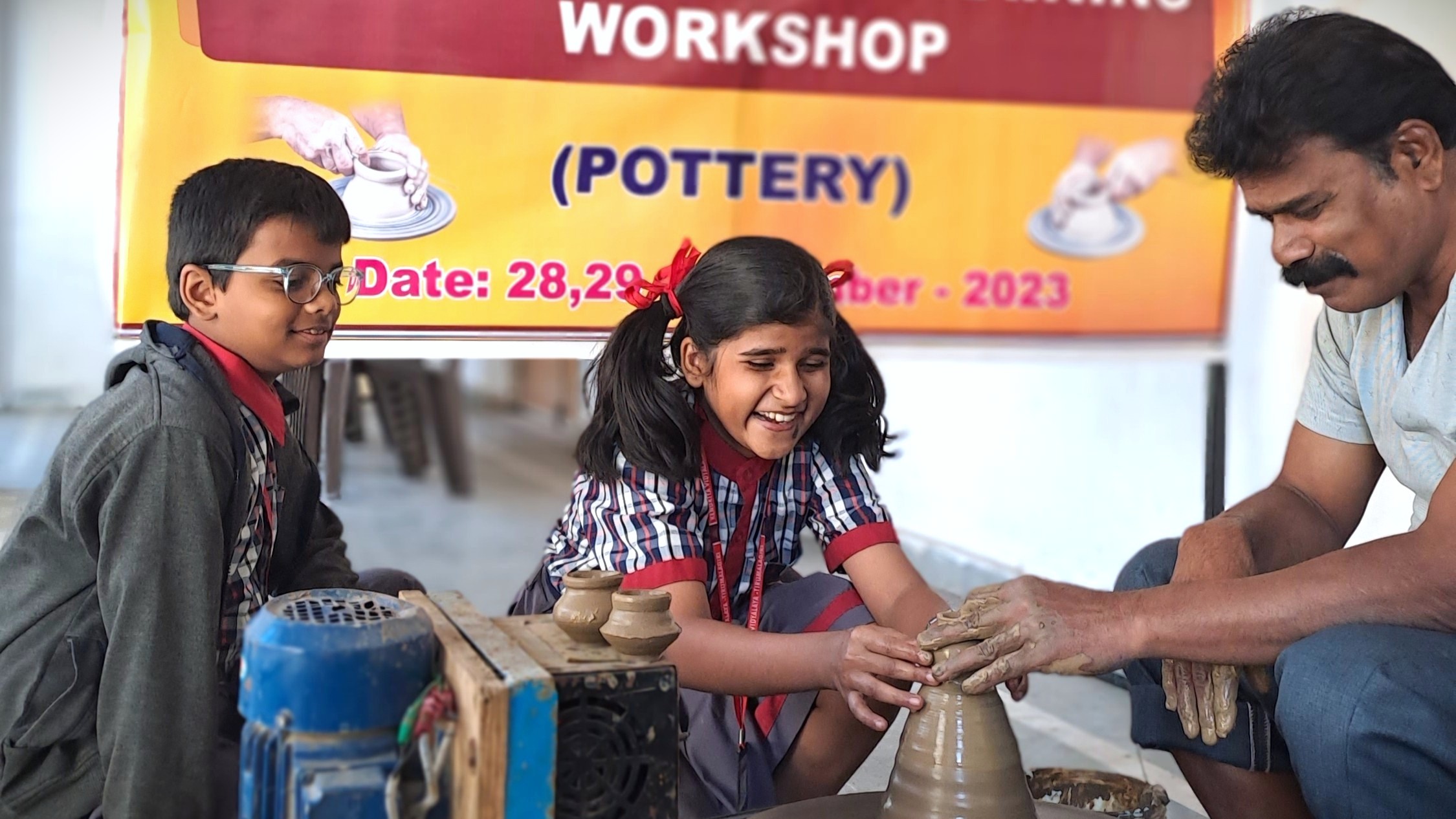 मिट्टी के बर्तनों की कार्यशाला